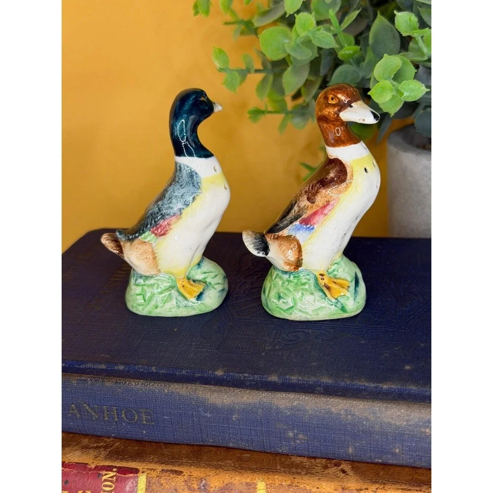 N/A vintage ceramic